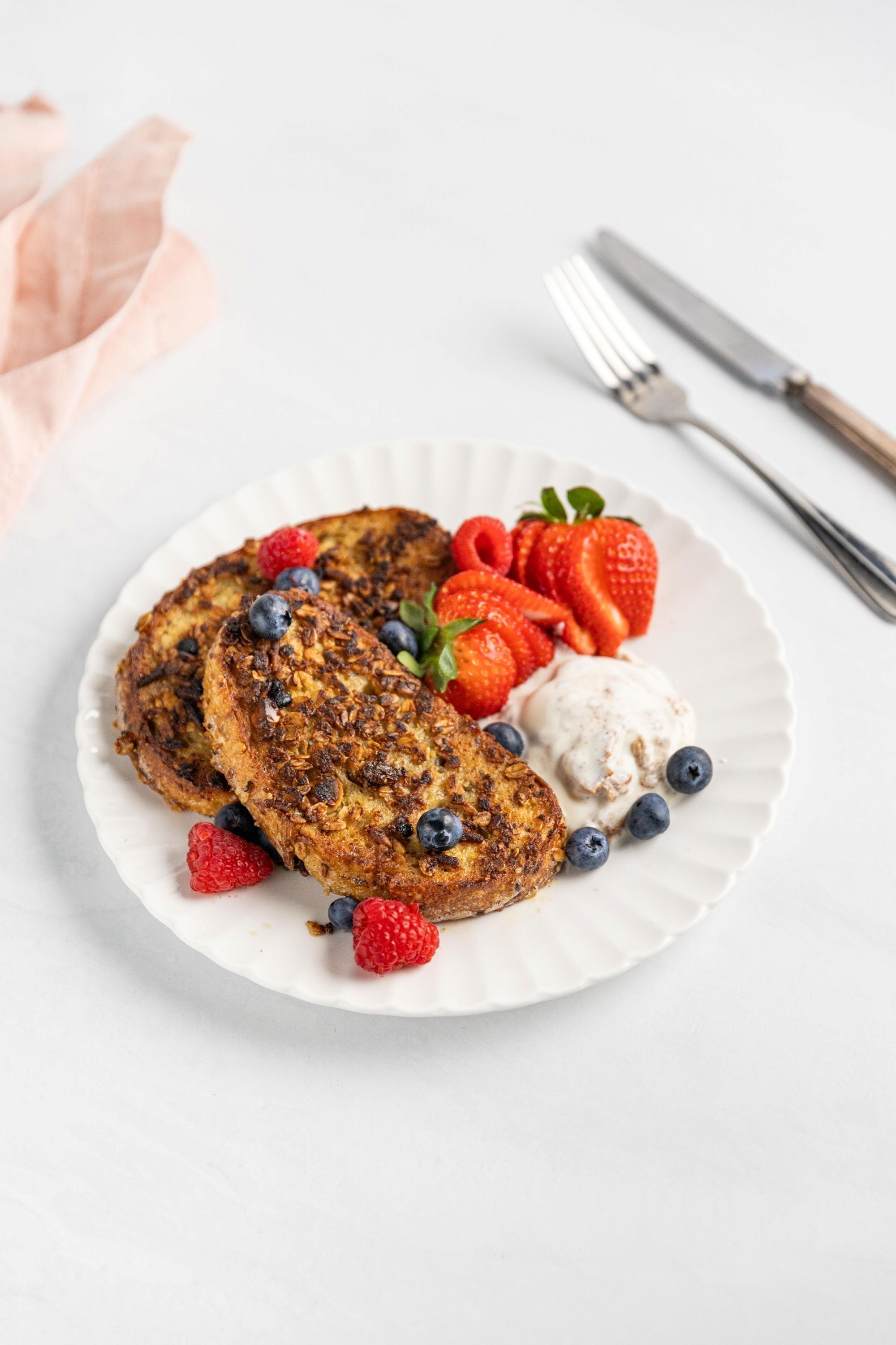 Muesli-Crusted French Toast with Yoghurt
